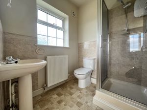 Ensuite shower room- click for photo gallery